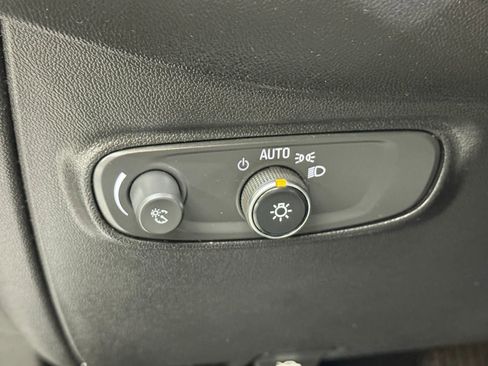 Used 2018 Chevrolet Equinox LS AWD/4WD image 27