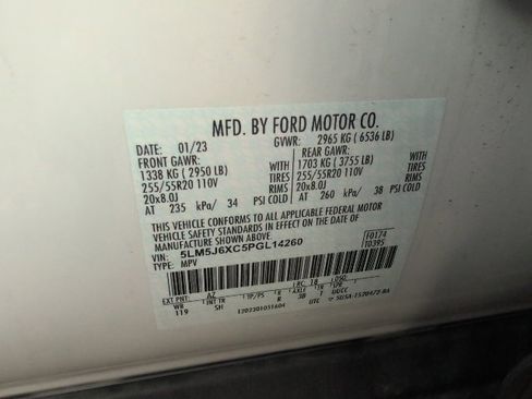 Used 2023 Lincoln Aviator Standard w/ Premium Package image 26