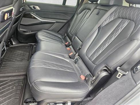 Used 2023 BMW X7 xDrive40i w/ Premium Package AWD/4WD image 13