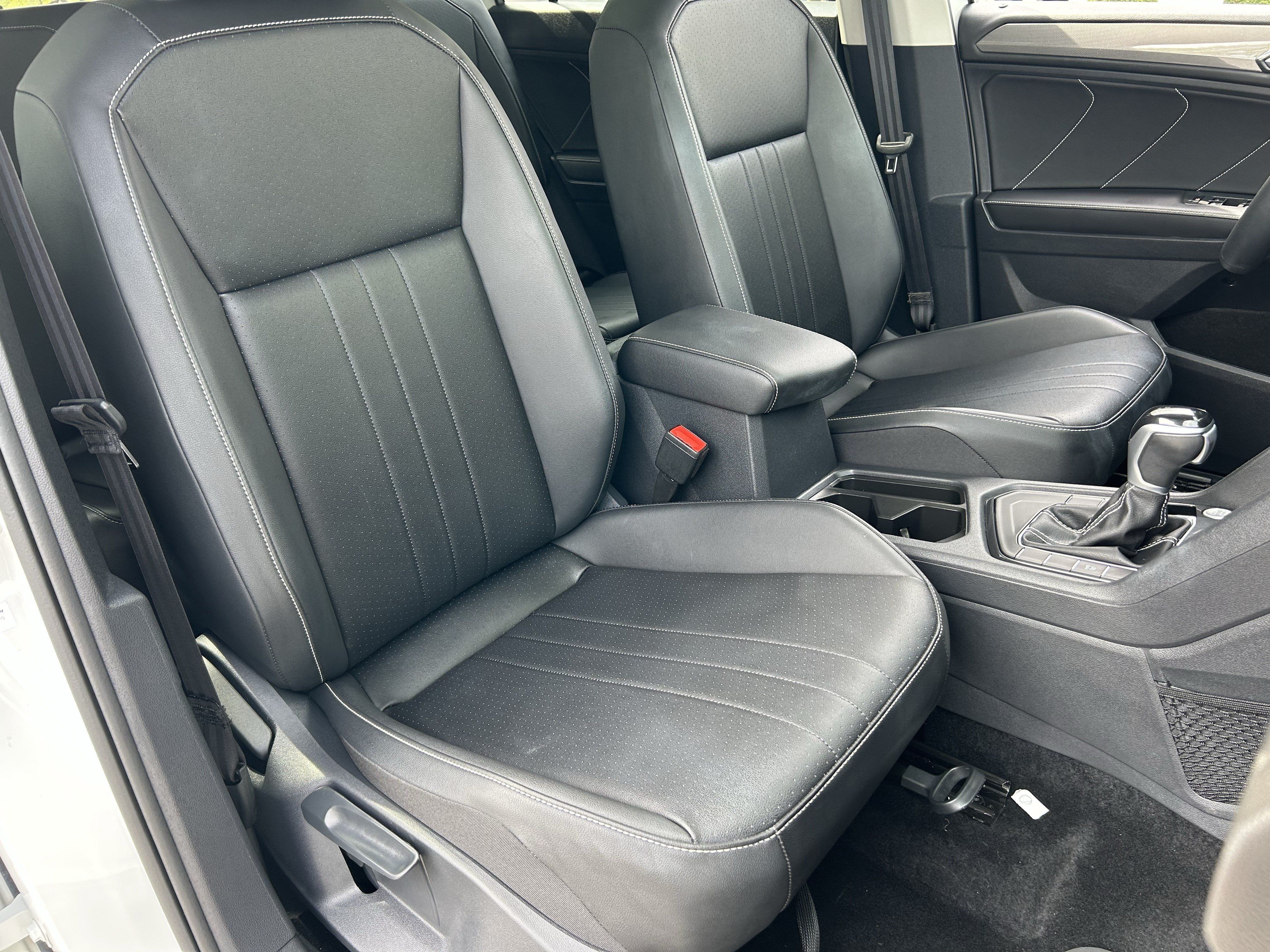 Used 2023 Volkswagen Tiguan SE FWD image 8