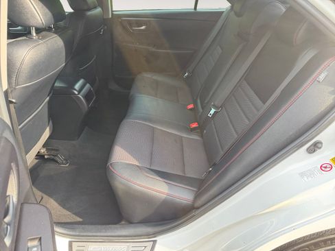 Used 2017 Toyota Camry SE FWD image 13