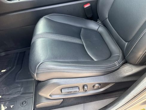 Used 2025 Honda Pilot EX-L image 19