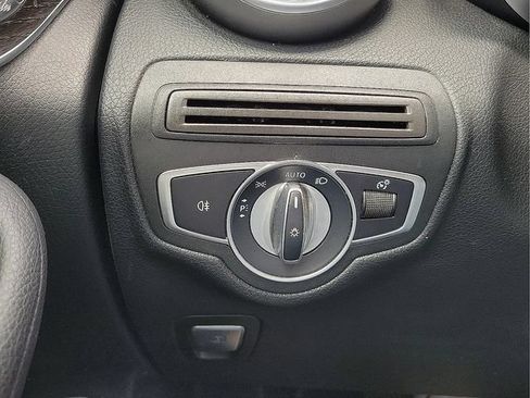Used 2020 Mercedes-Benz GLC 300 4MATIC image 23