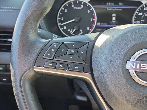 Used 2025 Nissan Sentra SV FWD image 21