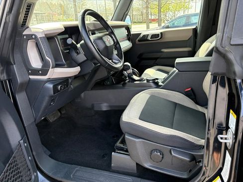 Used 2023 Ford Bronco Big Bend w/ Sasquatch Package image 15