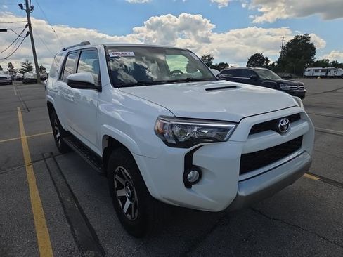 Used 2019 Toyota 4Runner TRD Off-Road AWD/4WD image 8