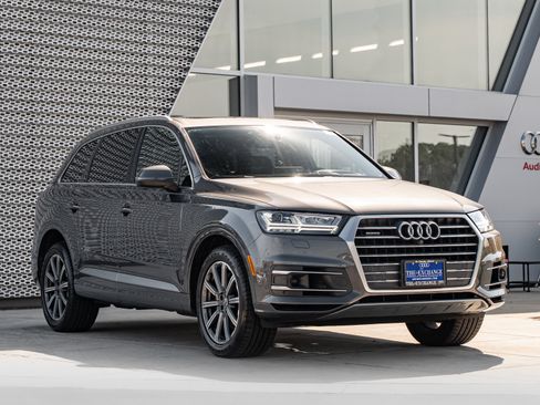 Used 2018 Audi Q7 3.0T Prestige w/ Prestige Package AWD/4WD image 1