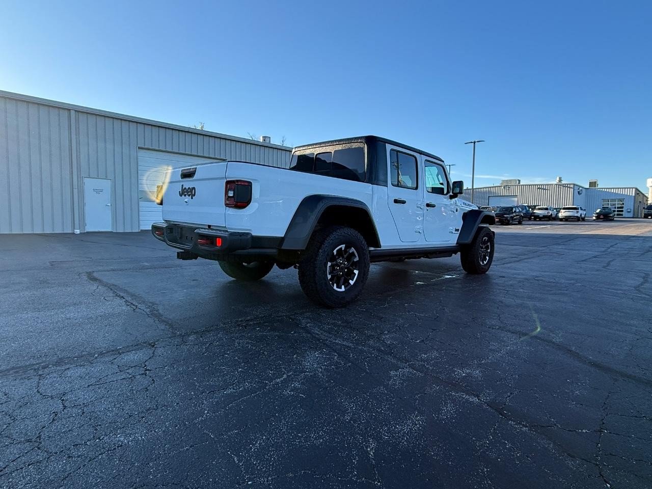 Used 2026 Jeep Gladiator Rubicon AWD/4WD image 5