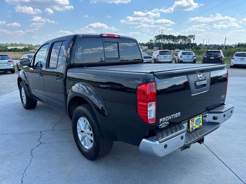 Used 2015 Nissan Frontier SV w/ SV Value Truck Package RWD image 7