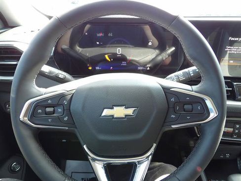 Certified 2026 Chevrolet TrailBlazer LT w/ Convenience Package FWD image 18
