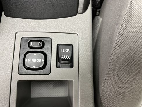 Used 2012 Toyota RAV4 4WD w/ Upgrade Value Pkg image 18