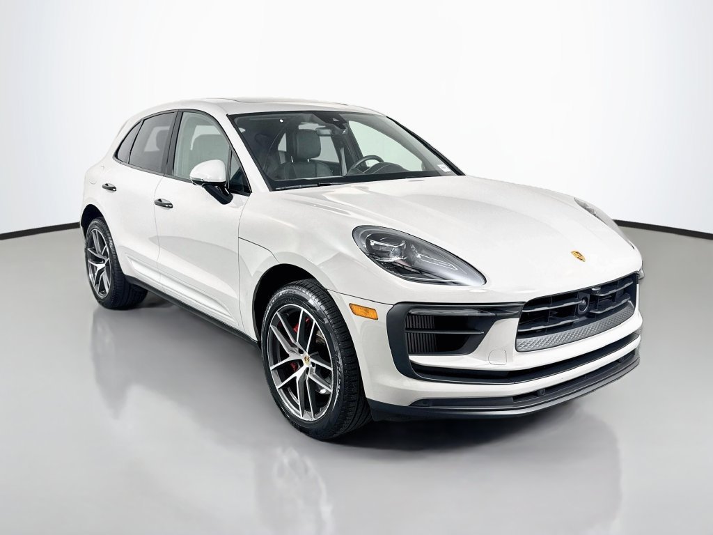 Certified 2024 Porsche Macan S AWD/4WD image 7