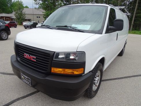 Used 2019 GMC Savana 3500 Extended w/ Driver Convenience Package image 4