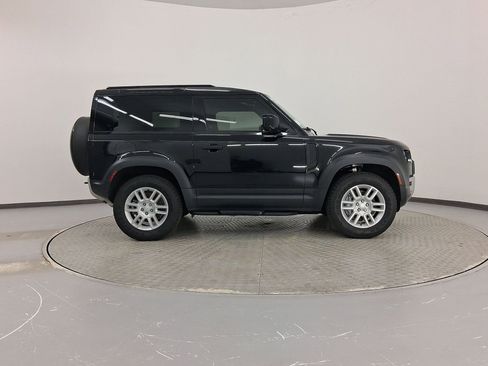 Used 2025 Land Rover Defender 90 S image 8