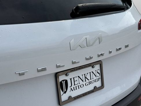 Used 2022 Kia Telluride S FWD image 12