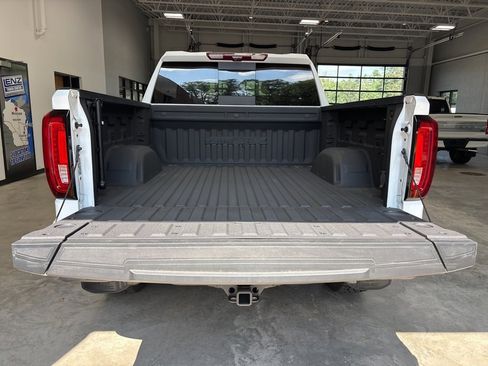Used 2024 GMC Sierra 1500 AT4X image 10