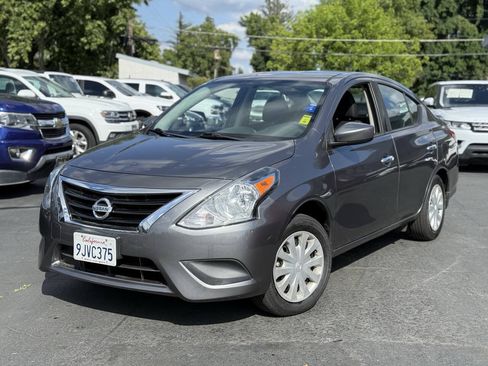 Used 2019 Nissan Versa SV FWD image 1