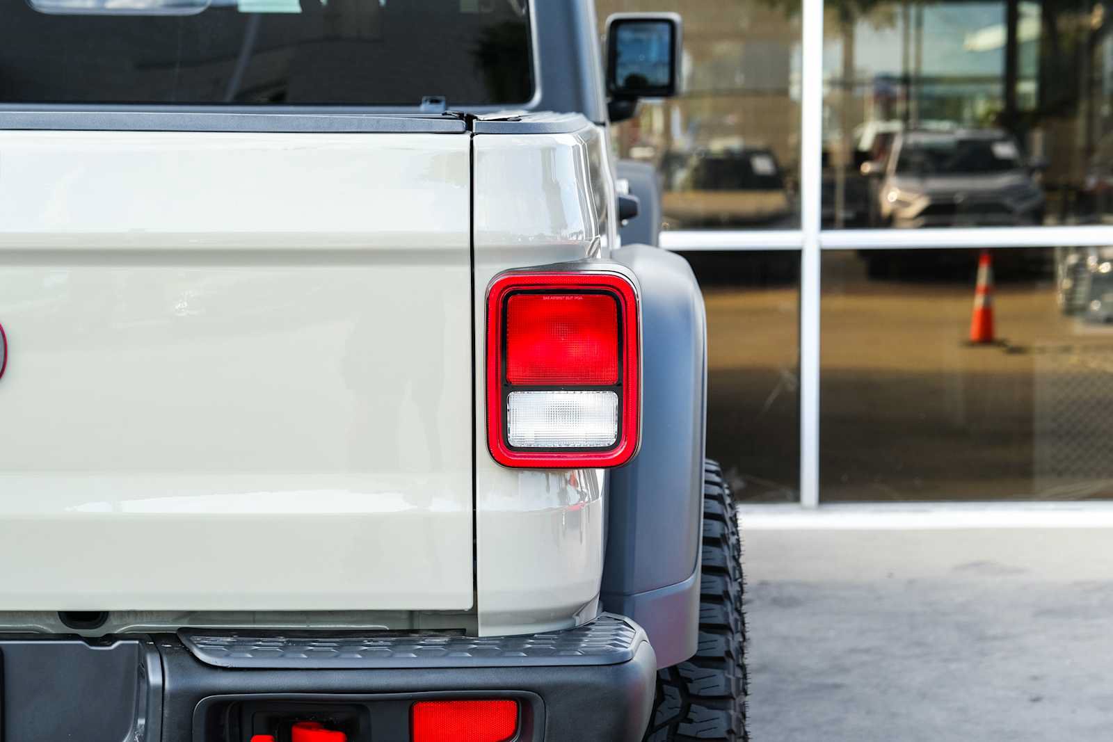 Used 2022 Jeep Gladiator Rubicon AWD/4WD image 15