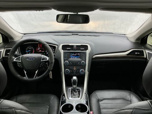 Used 2014 Ford Fusion SE w/ Equipment Group 202A FWD image 16