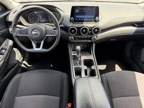 Used 2025 Nissan Sentra SV FWD image 11