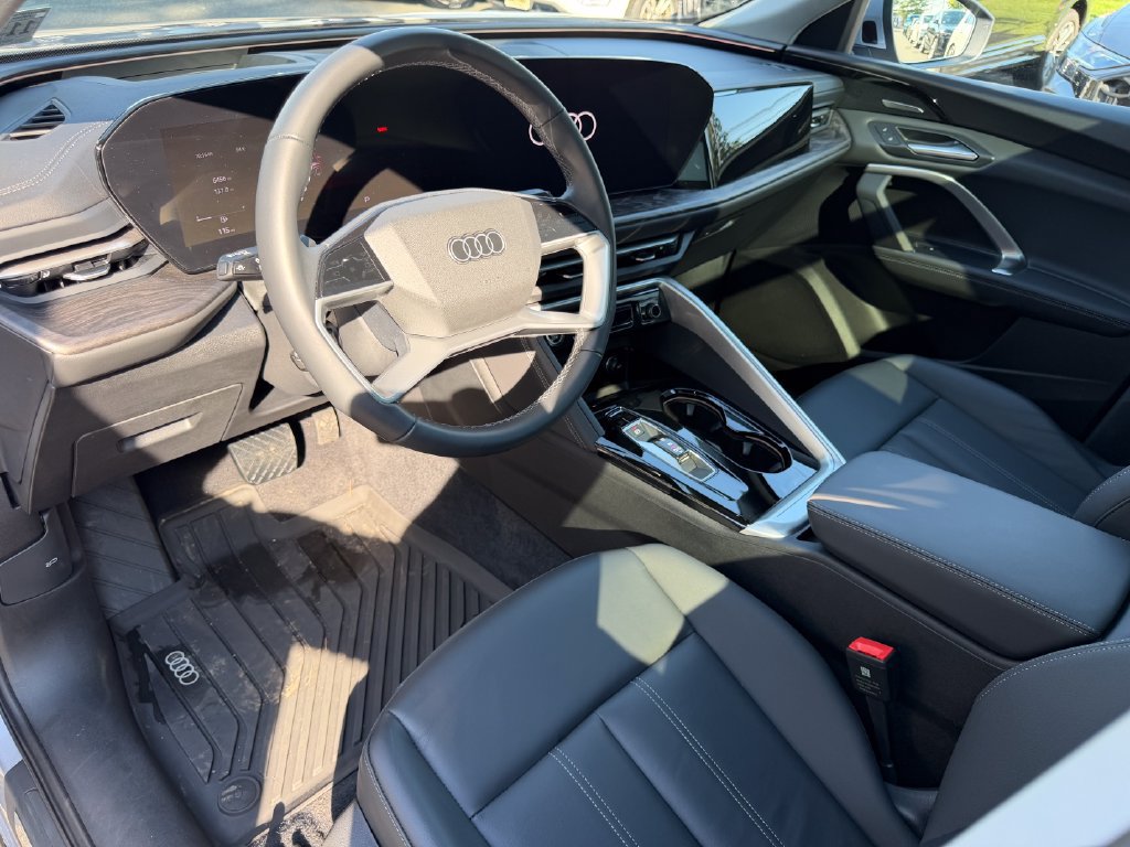 Used 2025 Audi Q5 Premium w/ Premium Plus AWD/4WD image 16
