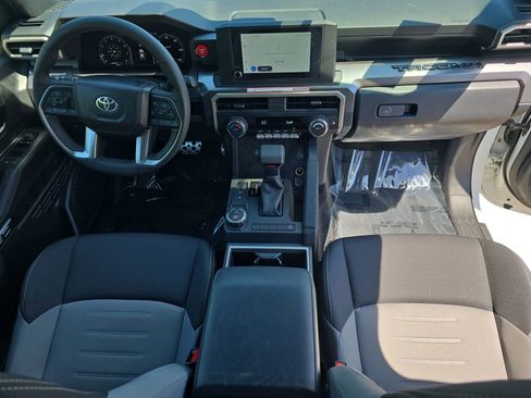 Used 2025 Toyota Tacoma TRD Sport RWD image 9