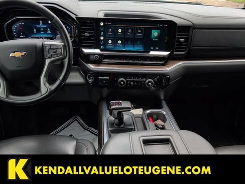 Used 2022 Chevrolet Silverado 1500 LT AWD/4WD image 19