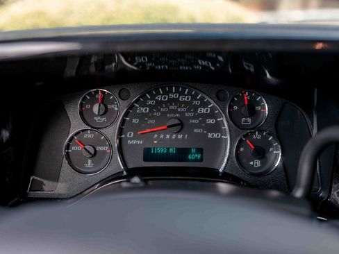 Used 2023 Chevrolet Express 2500 image 58