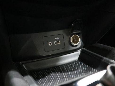 Used 2018 Nissan Rogue SV AWD/4WD image 27