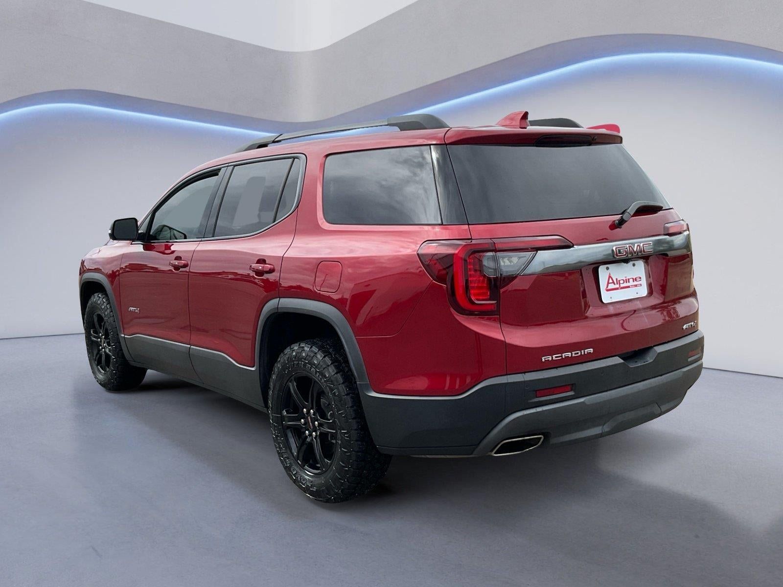 Used 2022 GMC Acadia AT4 w/ Technology Package AWD/4WD image 3