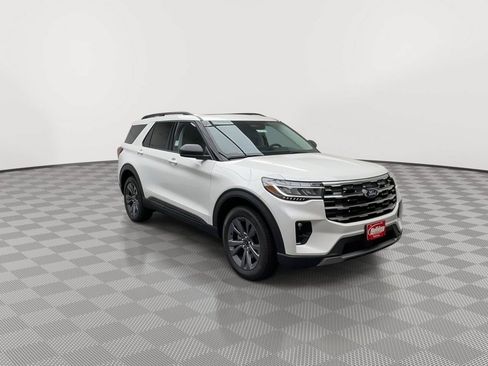 Used 2026 Ford Explorer Active w/ Active Comfort Package AWD/4WD image 39