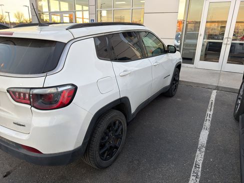 Used 2022 Jeep Compass Latitude image 6