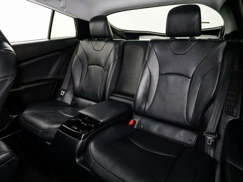 Used 2018 Toyota Prius Prime Premium image 20