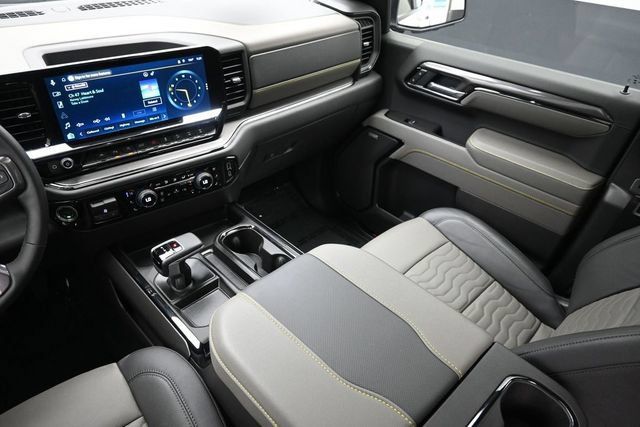 Used 2025 Chevrolet Silverado 1500 ZR2 w/ Technology Package AWD/4WD image 13