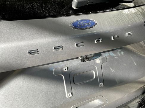 Used 2021 Ford Escape SE w/ SE Sport Appearance Package AWD/4WD image 22