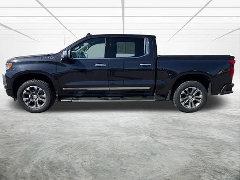 Used 2022 Chevrolet Silverado 1500 High Country w/ Z71 Off-Road Package AWD/4WD image 2