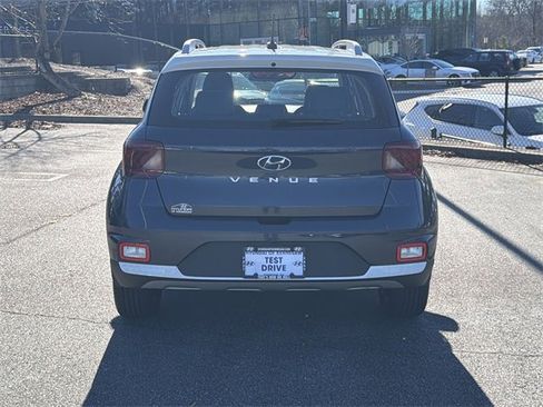 Certified 2025 Hyundai Venue Limited image 6