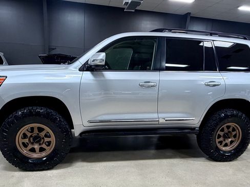 Used 2016 Toyota Land Cruiser AWD/4WD image 8