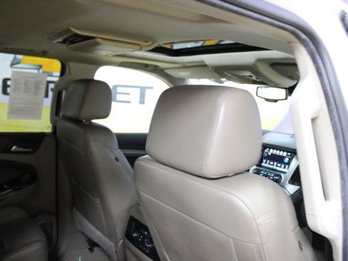 Used 2020 Chevrolet Suburban Premier AWD/4WD image 10