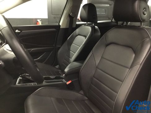 Used 2023 Volkswagen Jetta SE FWD image 25