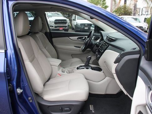 Used 2020 Nissan Rogue Sport SL w/ Premium Package image 40