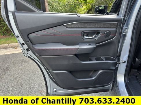 Used 2026 Honda Pilot Black Edition image 26