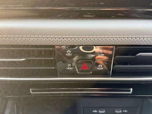 Used 2024 Volkswagen Atlas Cross Sport SEL R-Line image 17