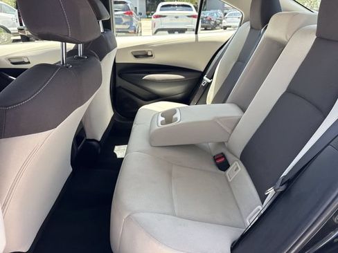 Used 2022 Toyota Corolla LE FWD image 23