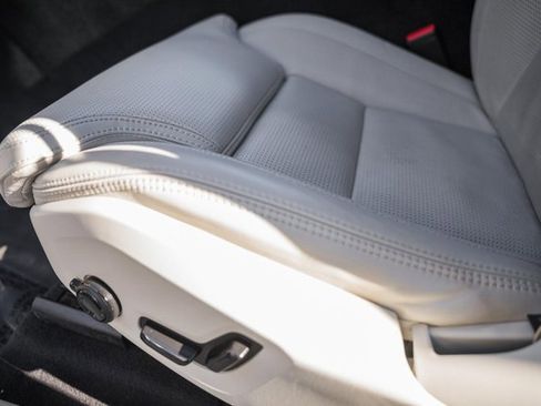 Certified 2023 Volvo XC60 B6 Ultimate w/ Protection Package Premier image 34