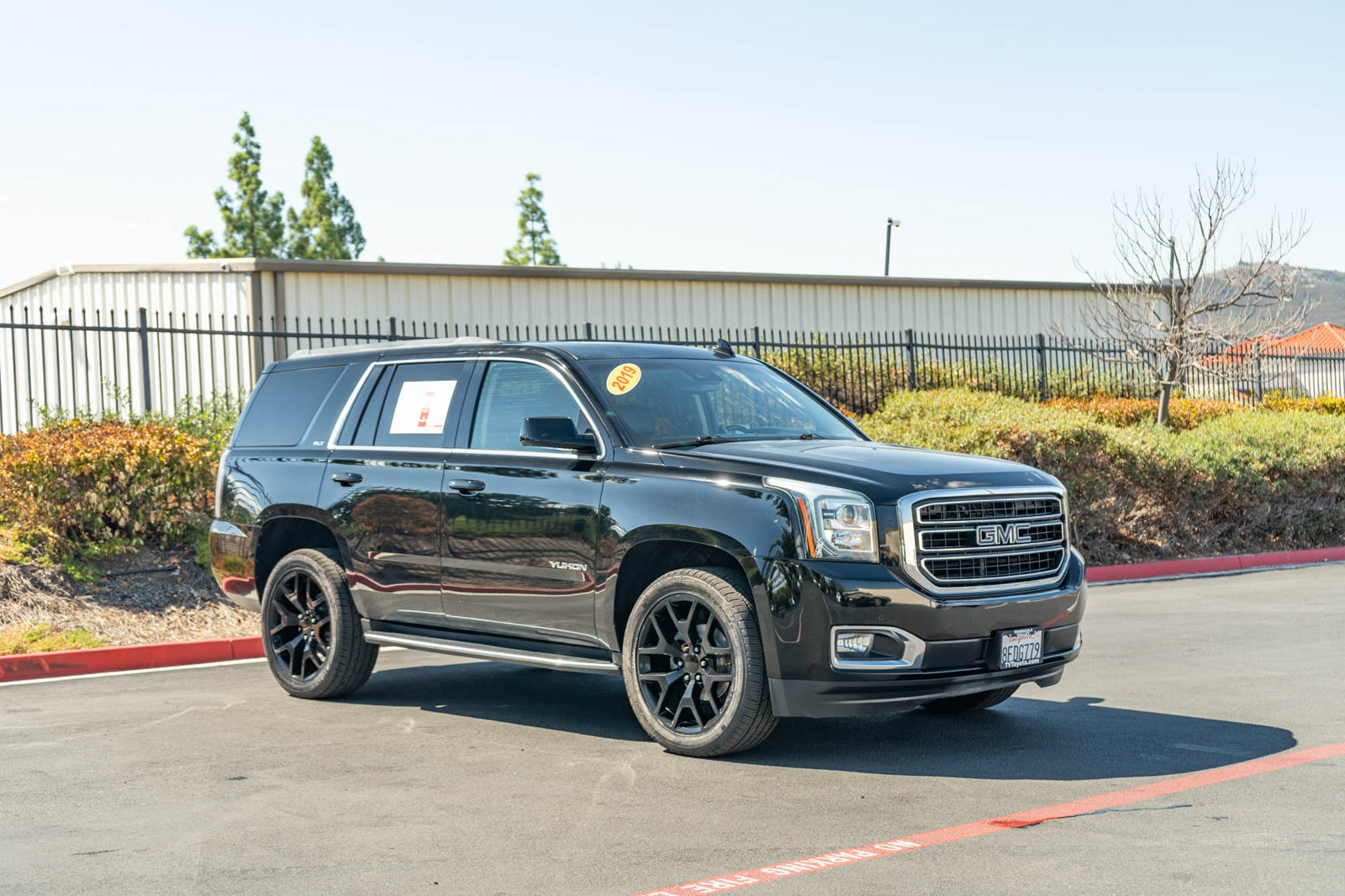 Used 2019 GMC Yukon SLT AWD/4WD image 3