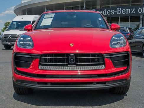 Used 2026 Porsche Macan AWD/4WD image 2