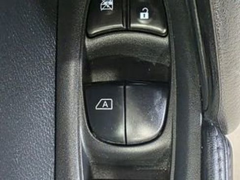 Used 2019 Nissan Rogue Sport SV w/ Technology Package image 13