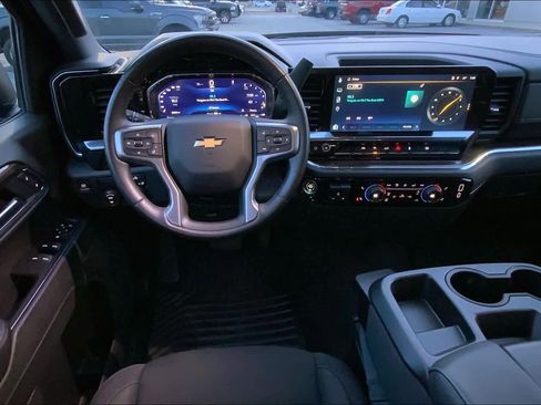 Used 2024 Chevrolet Silverado 1500 LT w/ Convenience Package II image 6