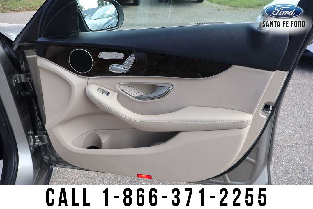 Used 2019 Mercedes-Benz C 300 Sedan image 25